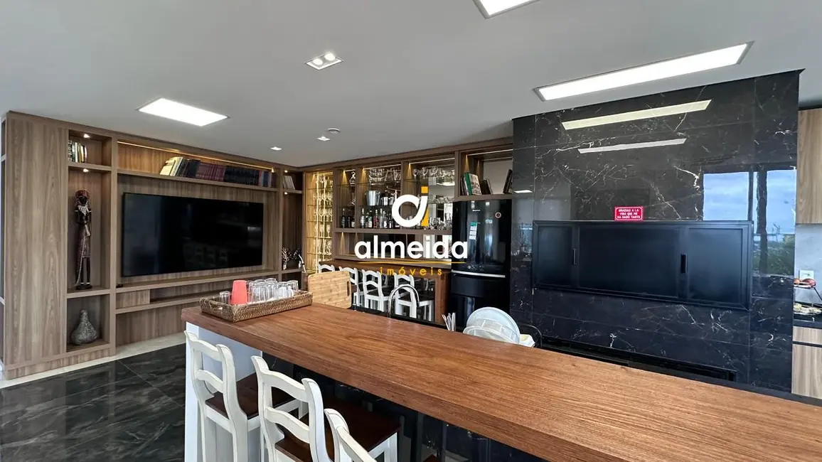 Foto 2 de Cobertura com 3 quartos à venda, 430m2 em Km 3, Santa Maria - RS