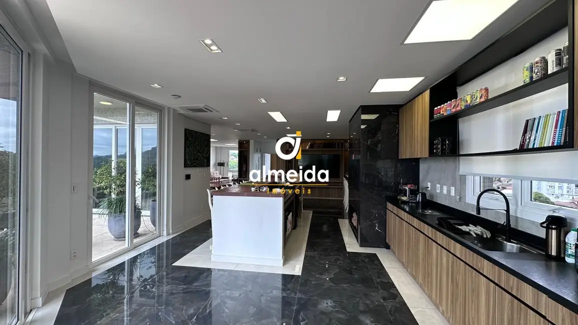 Foto 8 de Cobertura com 3 quartos à venda, 430m2 em Km 3, Santa Maria - RS