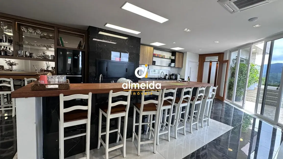 Foto 4 de Cobertura com 3 quartos à venda, 430m2 em Km 3, Santa Maria - RS