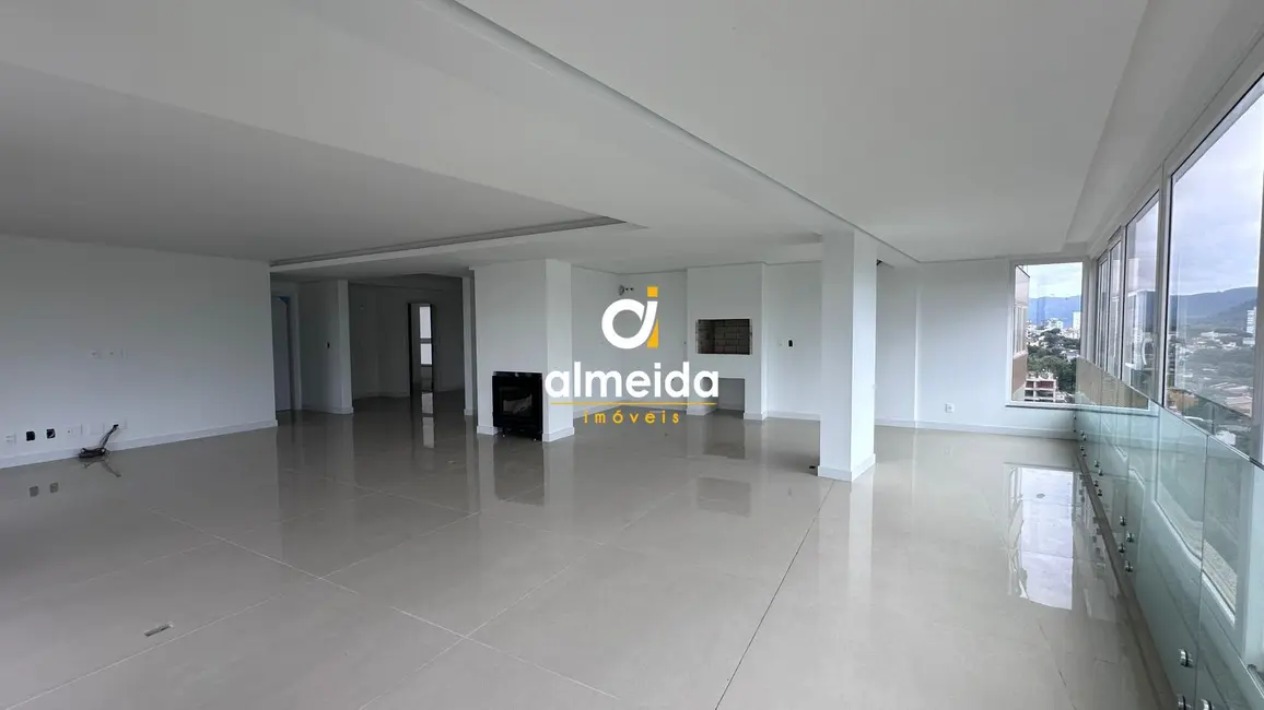 Foto 7 de Apartamento com 3 quartos à venda, 260m2 em Km 3, Santa Maria - RS