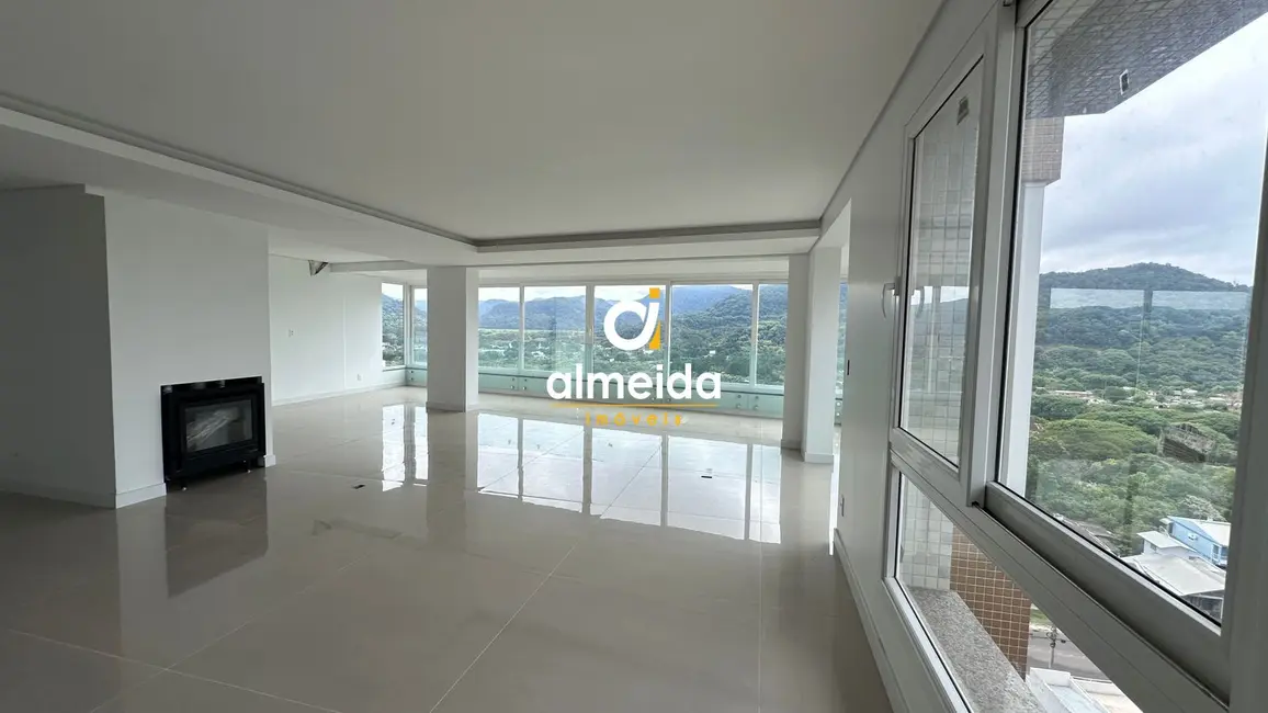 Foto 4 de Apartamento com 3 quartos à venda, 260m2 em Km 3, Santa Maria - RS