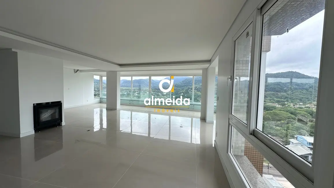 Foto 8 de Apartamento com 3 quartos à venda, 260m2 em Km 3, Santa Maria - RS