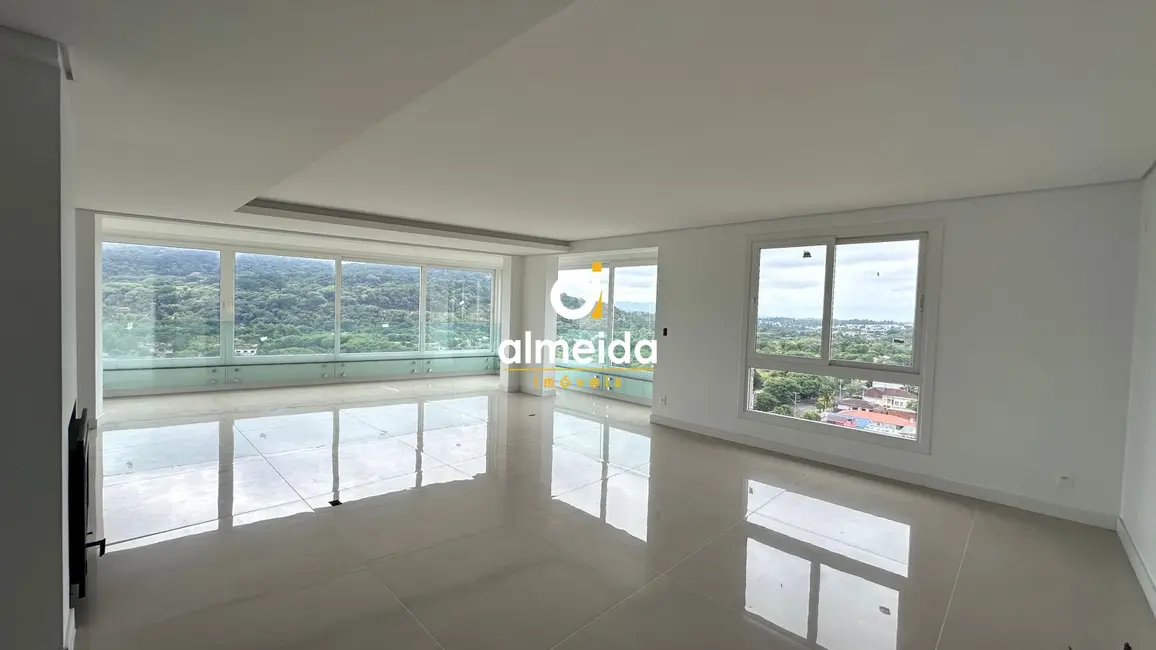 Foto 5 de Apartamento com 3 quartos à venda, 260m2 em Km 3, Santa Maria - RS