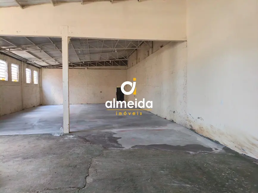 Armazém / Galpão com 1 quarto para alugar, 360m2 em Pinheiro Machado, Santa Maria - RS - imagem 6 Foto 6 de Armazém / Galpão com 1 quarto para alugar, 360m2 em Pinheiro Machado, Santa Maria - RS