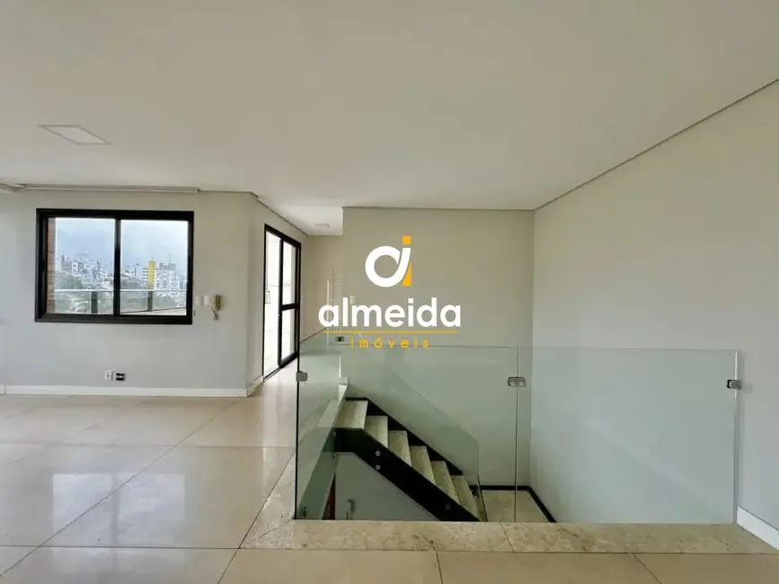 Foto 5 de Cobertura com 2 quartos à venda, 188m2 em Nossa Senhora de Lourdes, Santa Maria - RS