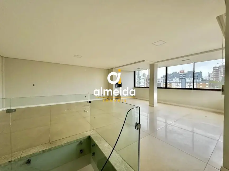 Foto 7 de Cobertura com 2 quartos à venda, 188m2 em Nossa Senhora de Lourdes, Santa Maria - RS