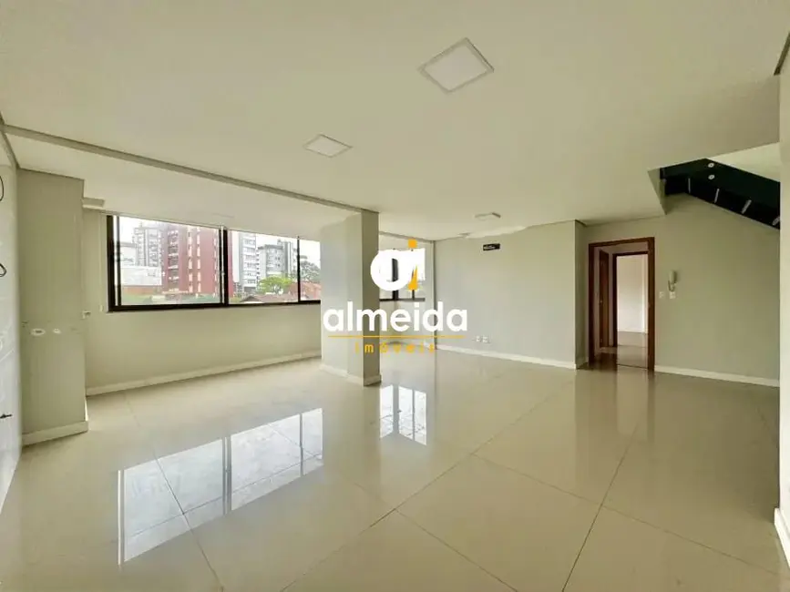 Foto 9 de Cobertura com 2 quartos à venda, 188m2 em Nossa Senhora de Lourdes, Santa Maria - RS