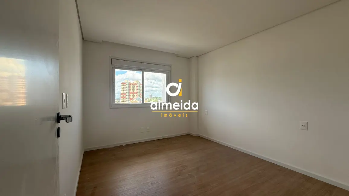 Foto 8 de Apartamento com 3 quartos à venda, 142m2 em Nossa Senhora das Dores, Santa Maria - RS