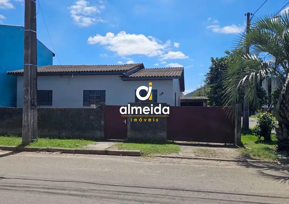 Foto 2 de Casa com 3 quartos à venda, 111m2 em Divina Providência, Santa Maria - RS