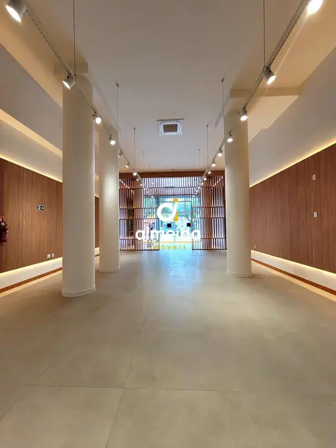 Foto 1 de Sala Comercial com 2 quartos para alugar, 280m2 em Nossa Senhora de Fátima, Santa Maria - RS