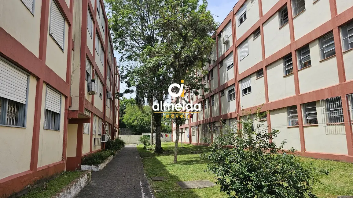 Foto 2 de Apartamento com 3 quartos à venda, 61m2 em Nossa Senhora de Lourdes, Santa Maria - RS