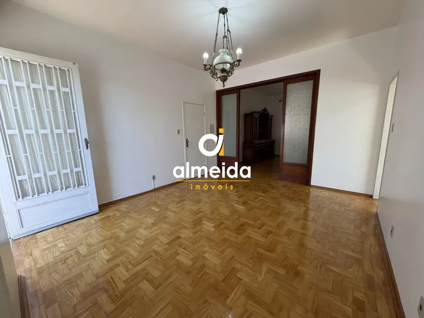Foto 2 de Apartamento com 4 quartos para alugar, 135m2 em Centro, Santa Maria - RS