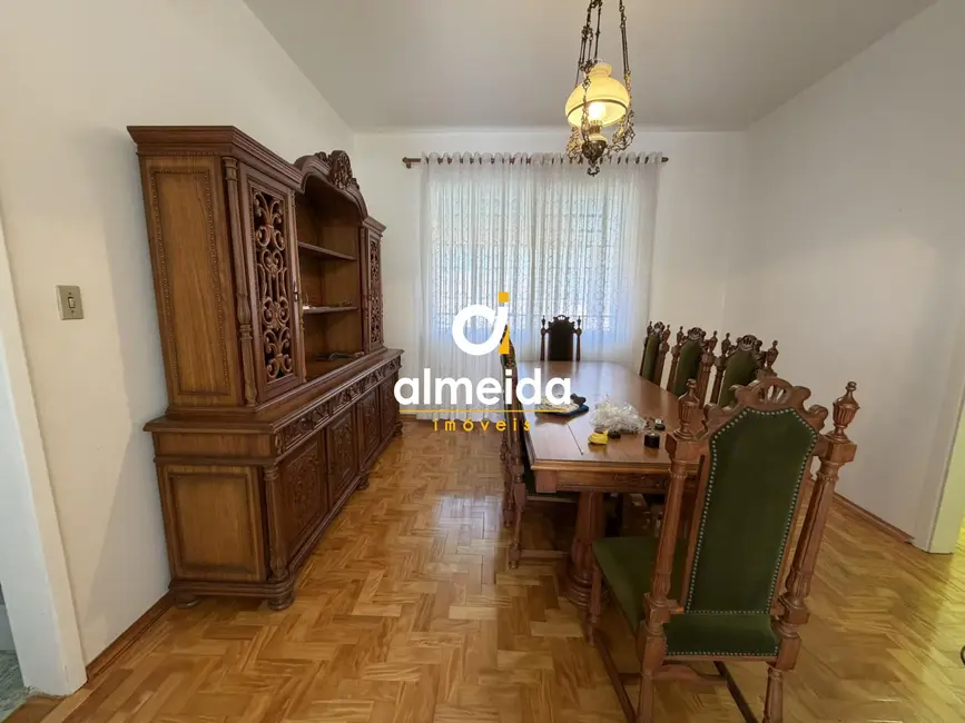 Foto 9 de Apartamento com 4 quartos para alugar, 135m2 em Centro, Santa Maria - RS