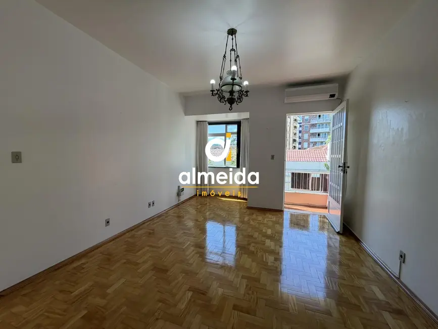 Foto 4 de Apartamento com 4 quartos para alugar, 135m2 em Centro, Santa Maria - RS