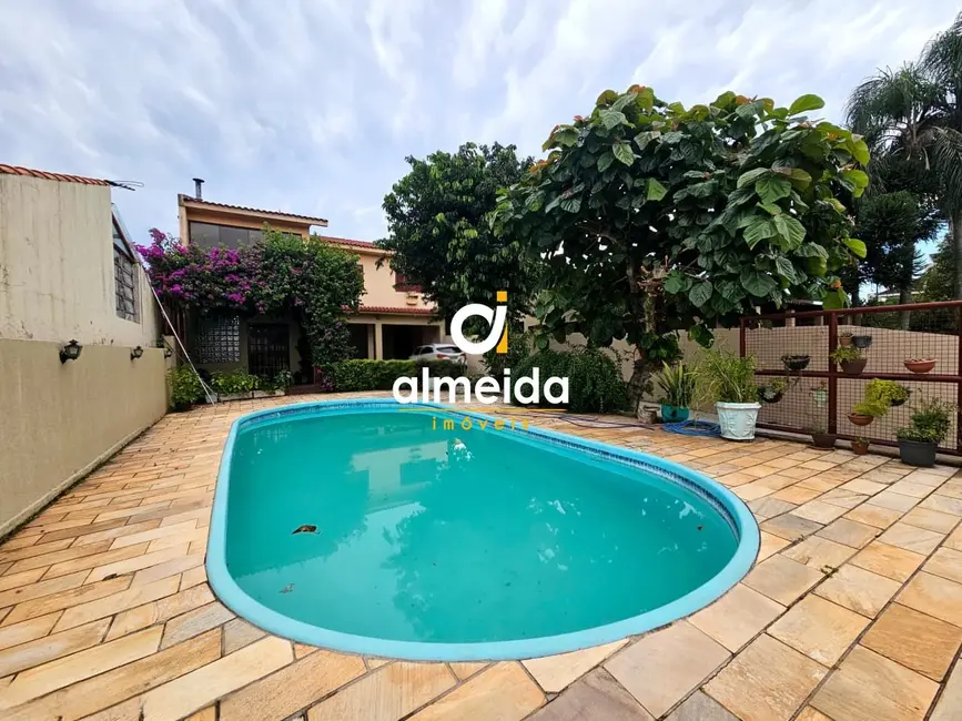 Foto 1 de Casa com 2 quartos para alugar, 180m2 em Camobi, Santa Maria - RS