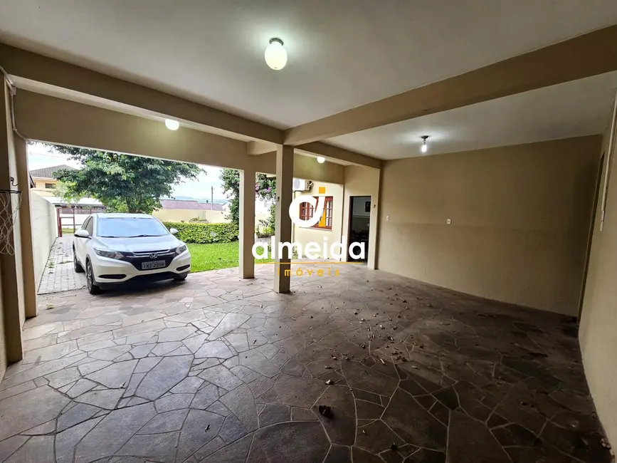 Foto 5 de Casa com 2 quartos para alugar, 180m2 em Camobi, Santa Maria - RS