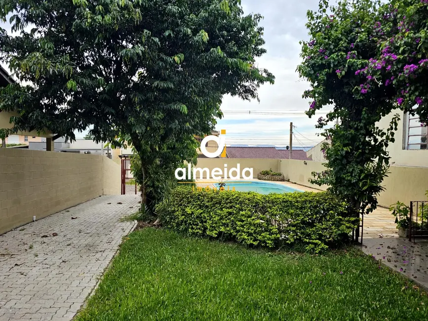 Foto 6 de Casa com 2 quartos para alugar, 180m2 em Camobi, Santa Maria - RS