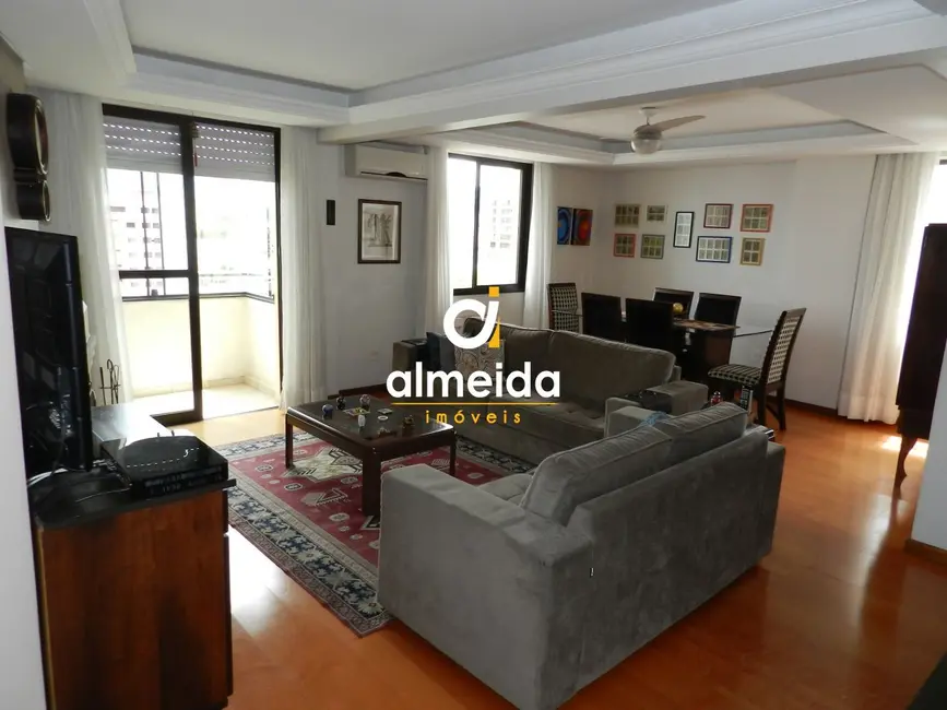 Foto 2 de Apartamento com 3 quartos à venda, 102m2 em Centro, Santa Maria - RS