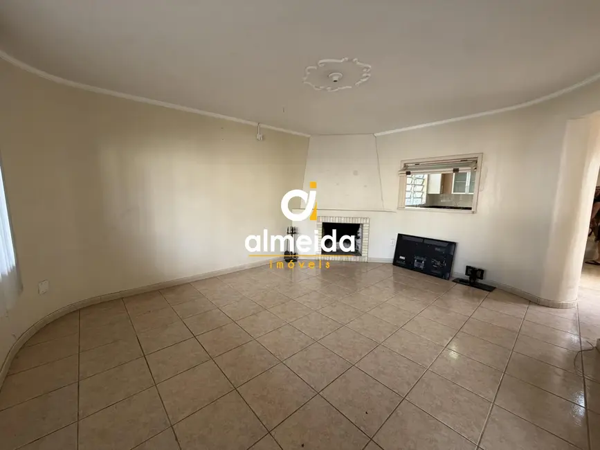 Foto 9 de Casa com 7 quartos à venda, 140m2 em Duque de Caxias, Santa Maria - RS