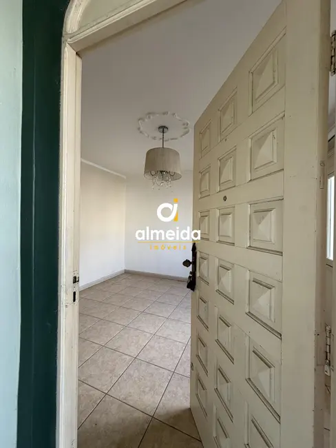 Foto 4 de Casa com 7 quartos à venda, 140m2 em Duque de Caxias, Santa Maria - RS