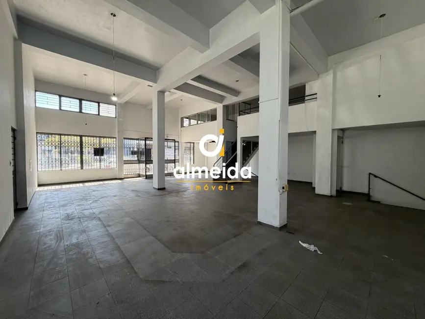 Foto 2 de Loja com 5 quartos à venda, 739m2 em Nossa Senhora de Fátima, Santa Maria - RS