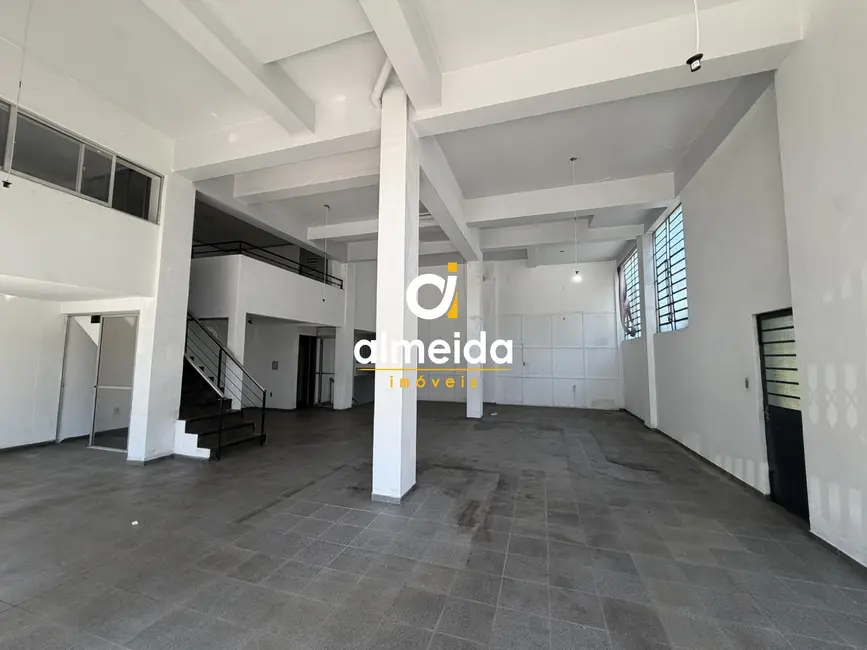 Foto 4 de Loja com 5 quartos à venda, 739m2 em Nossa Senhora de Fátima, Santa Maria - RS