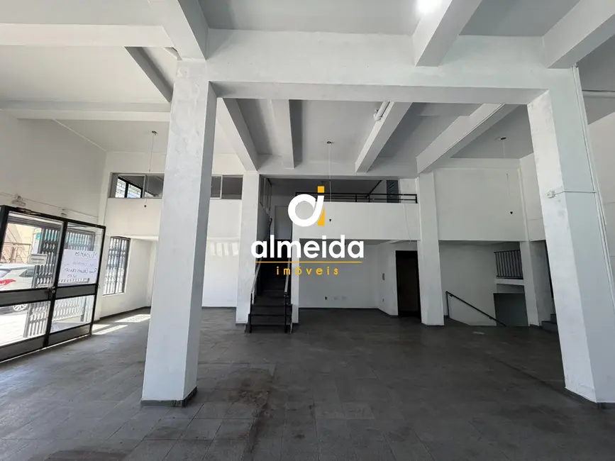 Foto 3 de Loja com 5 quartos à venda, 739m2 em Nossa Senhora de Fátima, Santa Maria - RS