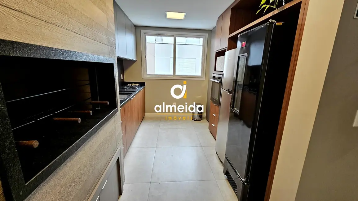 Foto 9 de Apartamento com 3 quartos à venda, 156m2 em Nossa Senhora de Lourdes, Santa Maria - RS