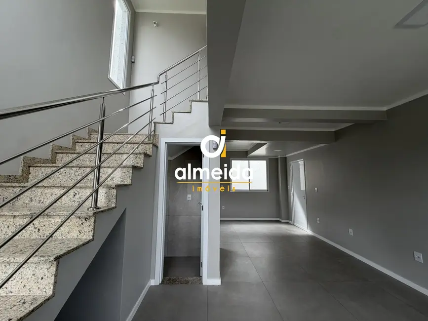 Foto 7 de Casa com 3 quartos à venda, 132m2 em Tomazetti, Santa Maria - RS