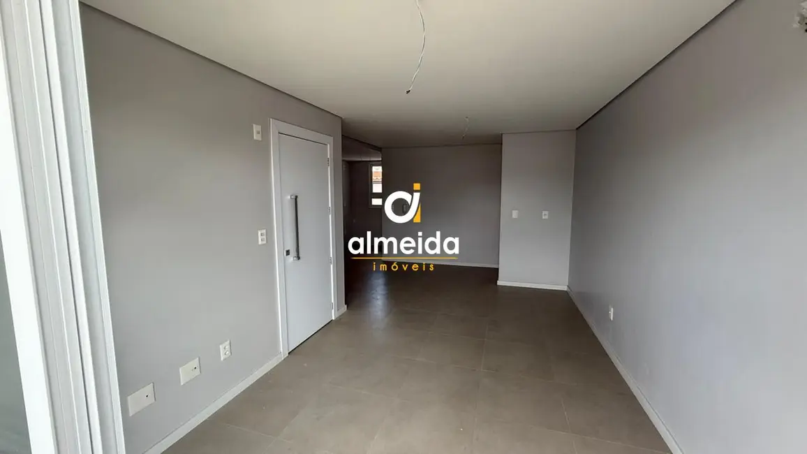 Foto 2 de Apartamento com 2 quartos à venda, 66m2 em São José, Santa Maria - RS