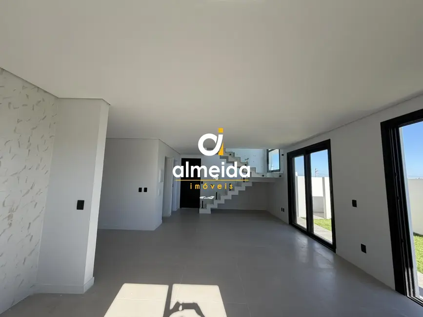 Foto 8 de Casa de Condomínio com 3 quartos à venda, 200m2 em Tomazetti, Santa Maria - RS