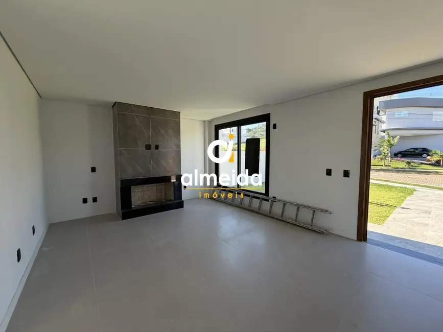 Foto 5 de Casa de Condomínio com 3 quartos à venda, 200m2 em Tomazetti, Santa Maria - RS