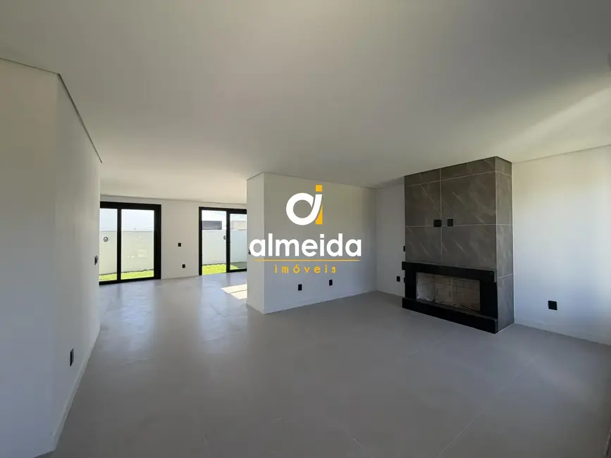 Foto 4 de Casa de Condomínio com 3 quartos à venda, 200m2 em Tomazetti, Santa Maria - RS