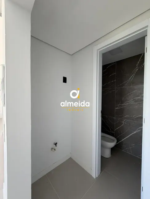 Foto 9 de Casa de Condomínio com 3 quartos à venda, 200m2 em Tomazetti, Santa Maria - RS