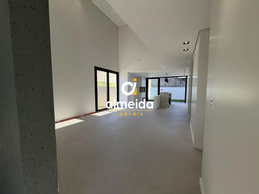 Foto 7 de Casa de Condomínio com 3 quartos à venda, 290m2 em Tomazetti, Santa Maria - RS