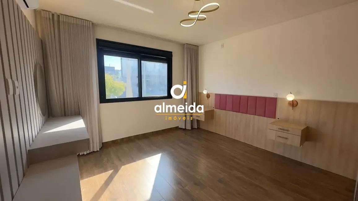 Foto 7 de Casa de Condomínio com 3 quartos à venda, 193m2 em Camobi, Santa Maria - RS