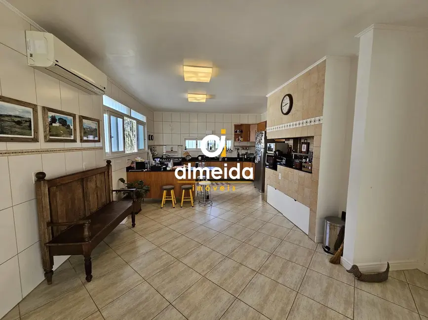 Foto 7 de Casa de Condomínio com 4 quartos à venda, 260m2 em Tomazetti, Santa Maria - RS