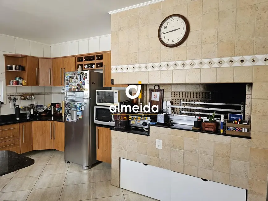 Foto 9 de Casa de Condomínio com 4 quartos à venda, 260m2 em Tomazetti, Santa Maria - RS