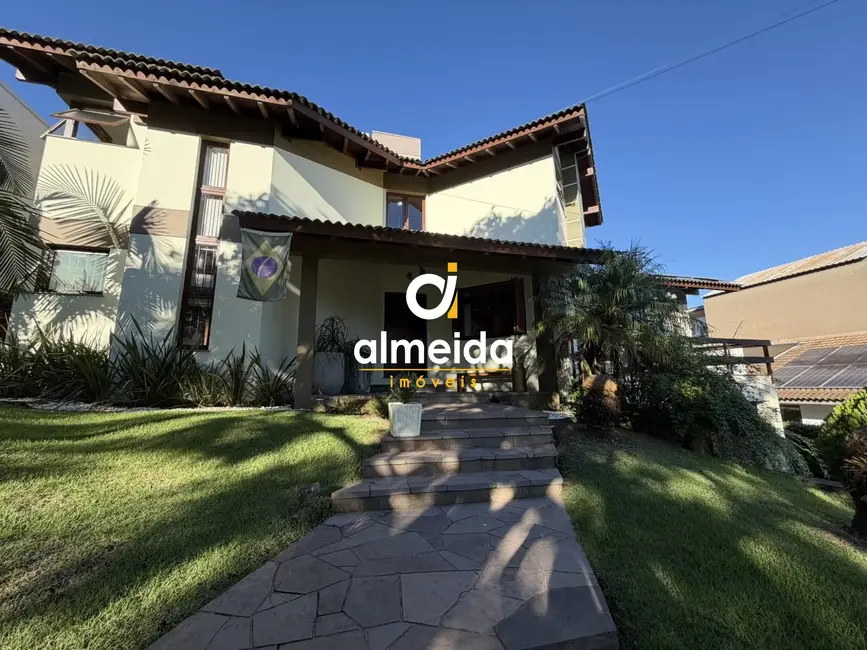 Foto 1 de Casa de Condomínio com 5 quartos para alugar, 326m2 em Tomazetti, Santa Maria - RS