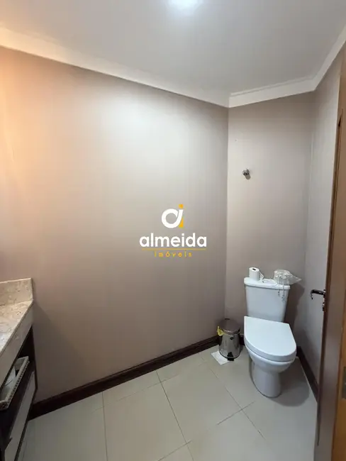 Foto 8 de Casa de Condomínio com 5 quartos para alugar, 326m2 em Tomazetti, Santa Maria - RS