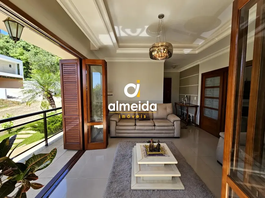 Foto 8 de Casa de Condomínio com 4 quartos à venda, 315m2 em Nossa Senhora do Perpétuo Socorro, Santa Maria - RS