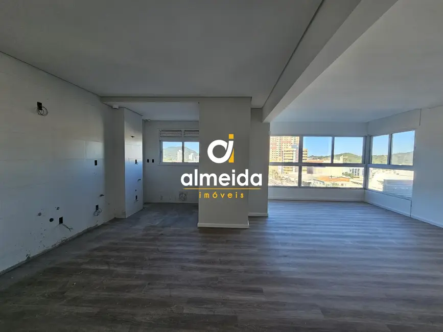 Foto 6 de Apartamento com 3 quartos à venda, 187m2 em Nossa Senhora das Dores, Santa Maria - RS