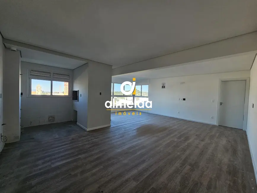 Foto 7 de Apartamento com 3 quartos à venda, 187m2 em Nossa Senhora das Dores, Santa Maria - RS