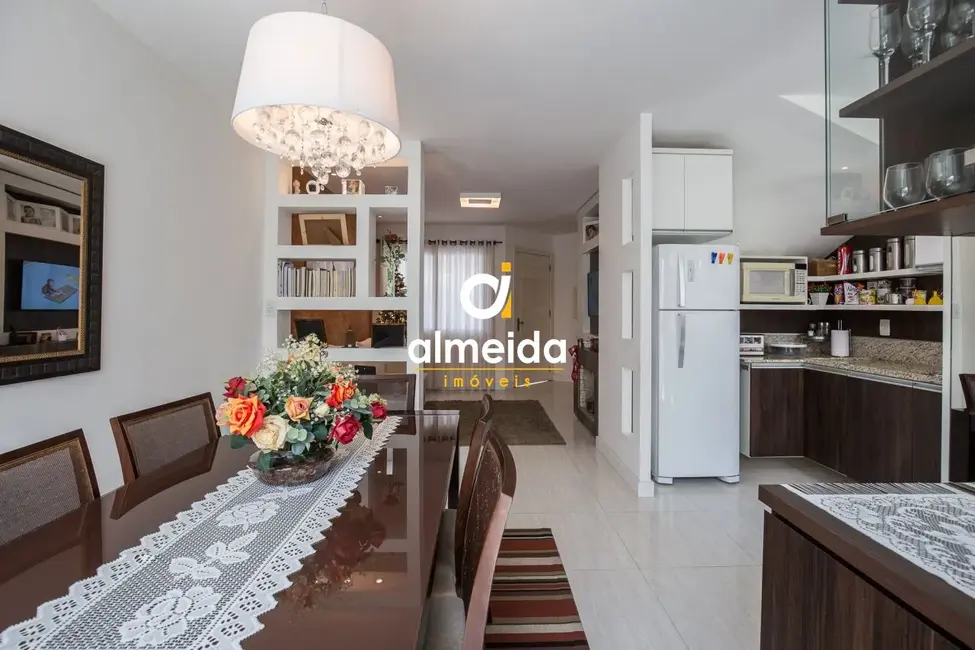 Foto 3 de Casa de Condomínio com 3 quartos à venda, 138m2 em São José, Santa Maria - RS