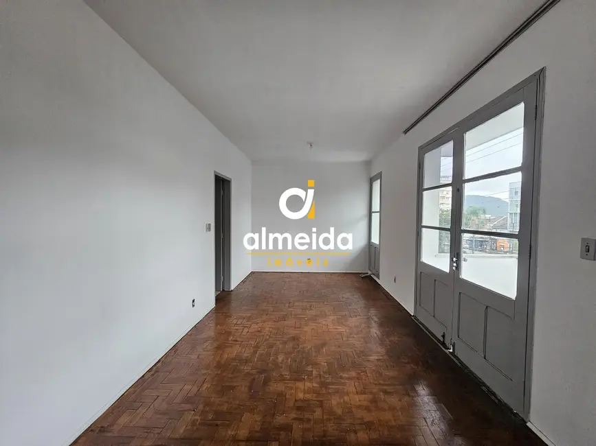 Apartamento com 3 quartos para alugar, 106m2 em Centro, Santa Maria - RS - imagem 5 Foto 5 de Apartamento com 3 quartos para alugar, 106m2 em Centro, Santa Maria - RS