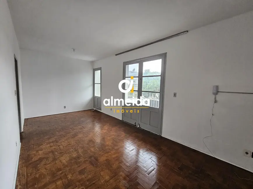 Apartamento com 3 quartos para alugar, 106m2 em Centro, Santa Maria - RS - imagem 4 Foto 4 de Apartamento com 3 quartos para alugar, 106m2 em Centro, Santa Maria - RS