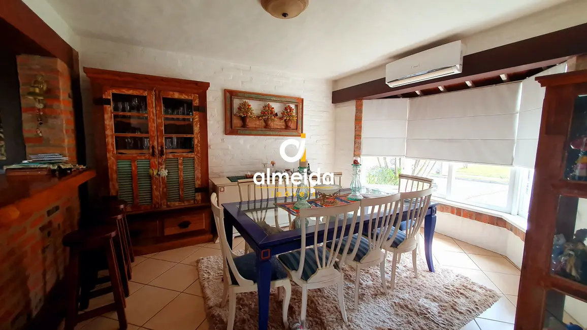 Foto 9 de Casa de Condomínio com 3 quartos à venda, 340m2 em São José, Santa Maria - RS