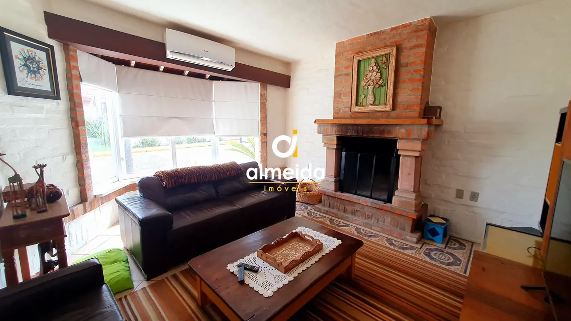 Foto 8 de Casa de Condomínio com 3 quartos à venda, 340m2 em São José, Santa Maria - RS