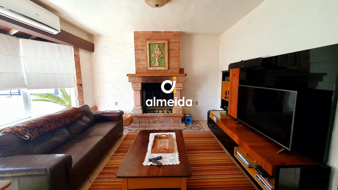 Foto 7 de Casa de Condomínio com 3 quartos à venda, 340m2 em São José, Santa Maria - RS