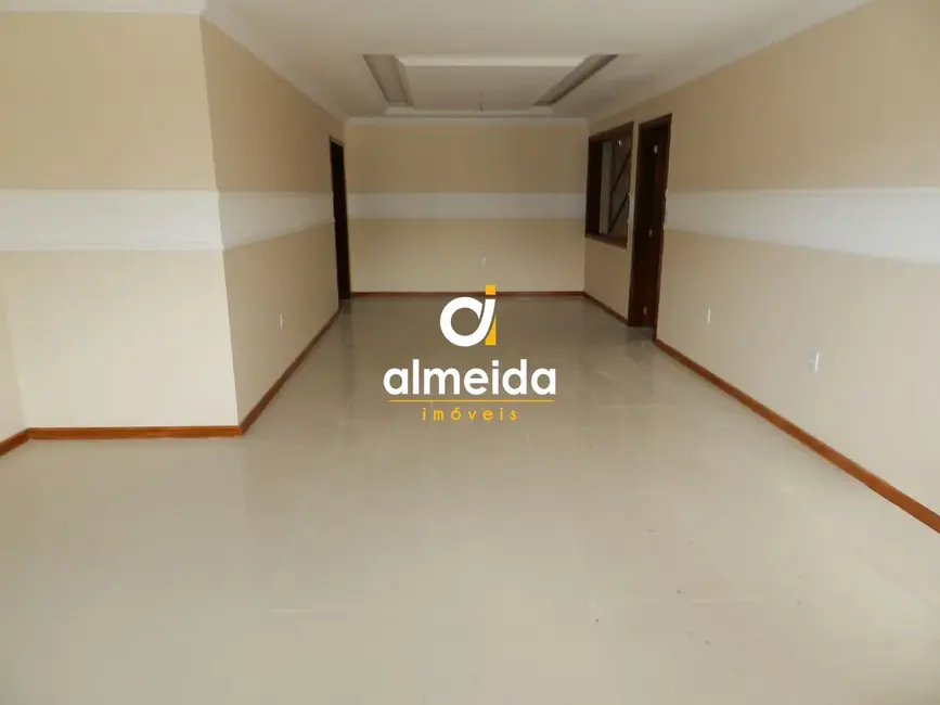 Sobrado com 6 quartos à venda, 558m2 em Nossa Senhora de Lourdes, Santa Maria - RS - imagem 9 Foto 9 de Sobrado com 6 quartos à venda, 558m2 em Nossa Senhora de Lourdes, Santa Maria - RS